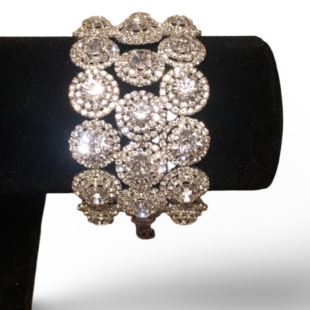 PAPARAZZI Celebratory Bracelet